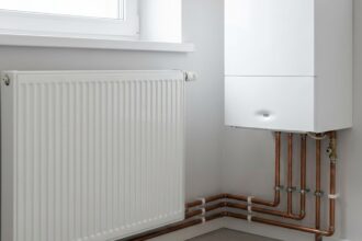 Radiateur et chaudière dans un logement