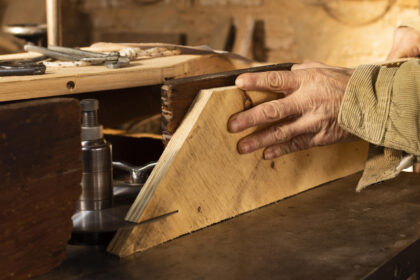 Fabriquer son meuble de TV soi-même : une tendance qui séduit les amateurs de DIY