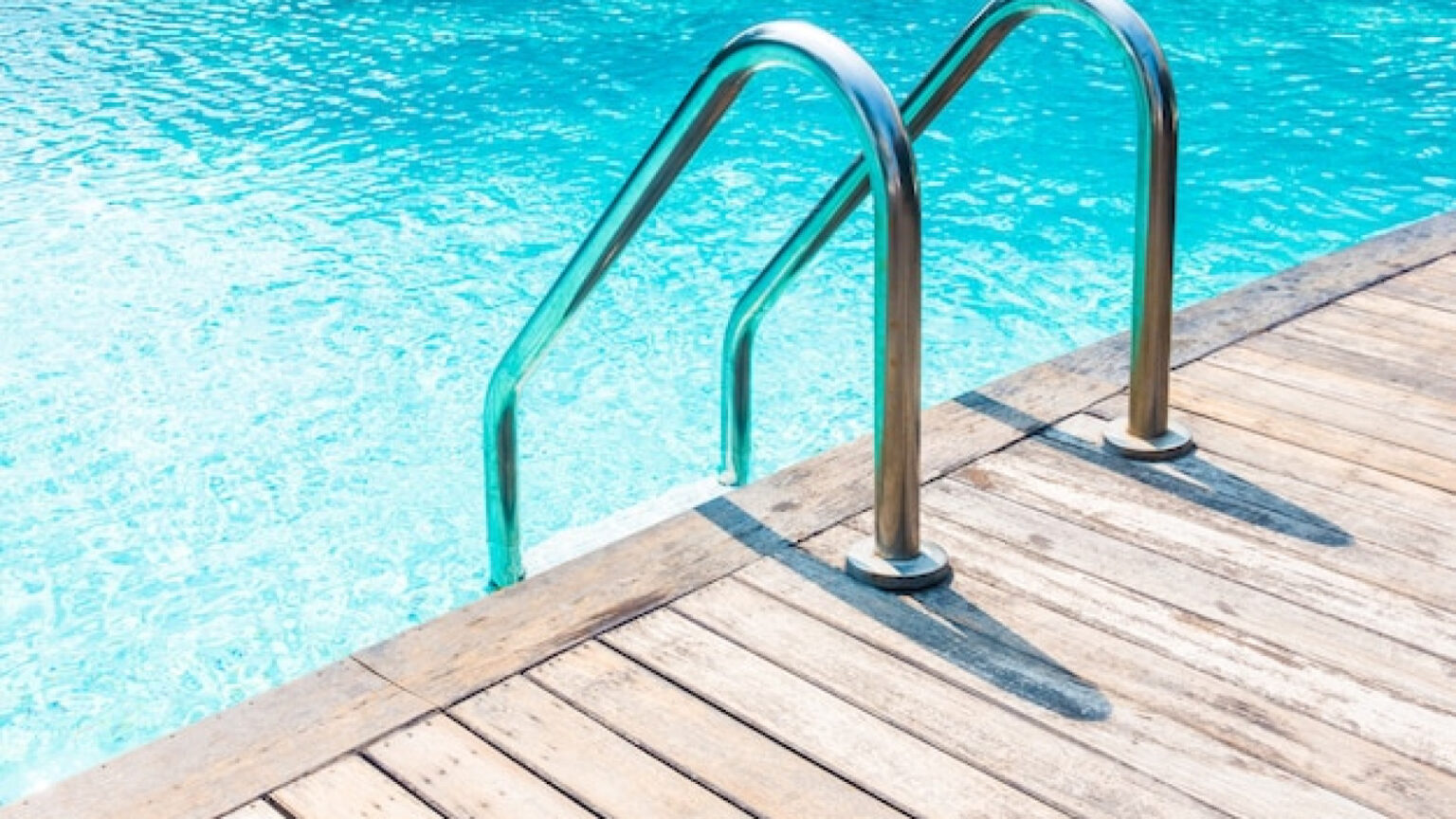 Faire construire une piscine à Montauban : pourquoi choisir un pisciniste local ?