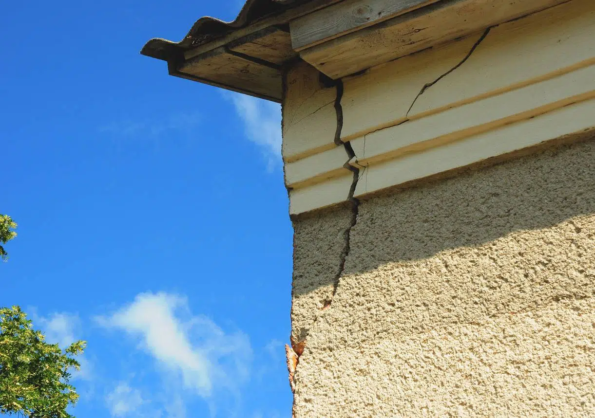 experts en bâtiment fissures sur façade