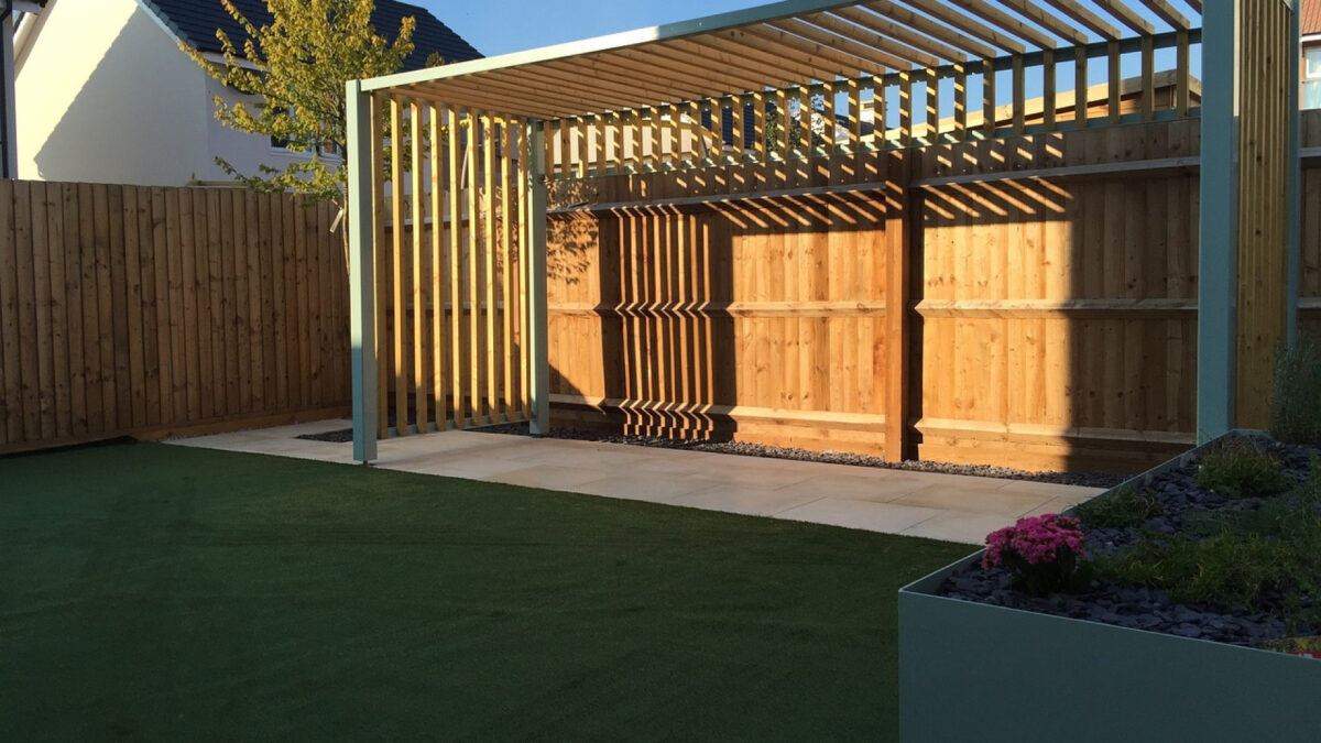 Installer une pergola à Louviers : Faites appel à un professionnel