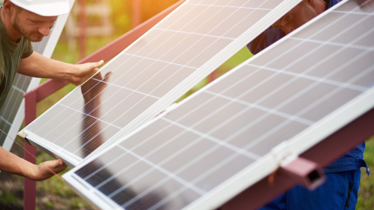 L'impact des panneaux solaires installés par des artisans RGE sur les économies d'énergie
